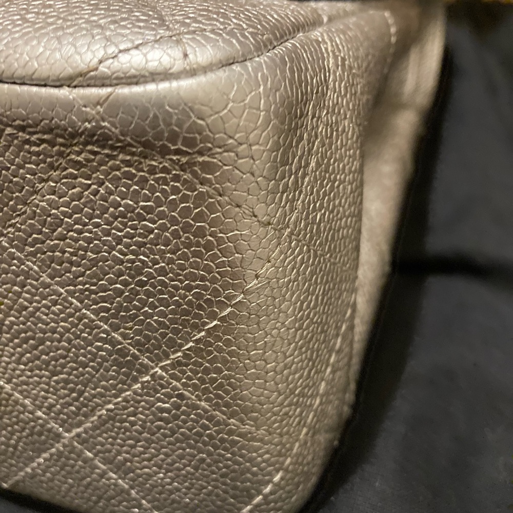SOLD!!!  🛑Chanel Metallic Caviar double flap Jumbo - Picture 6 of 7
